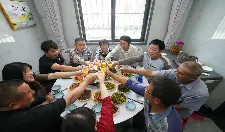 袁湾水库移民喜迁新居 重点水利工程即将竣